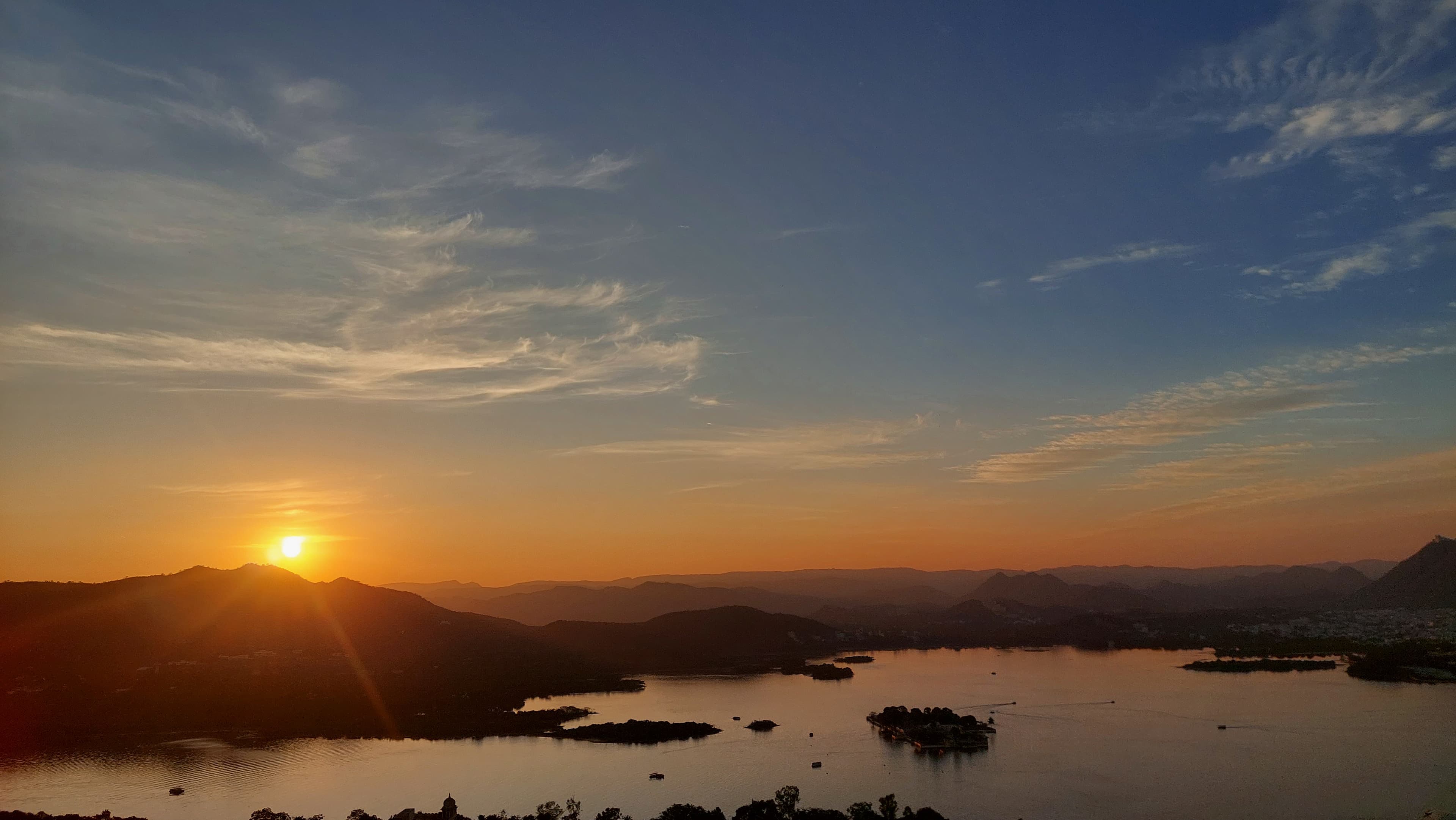 Beautiful Sunset on Pichola Lake Udaipur