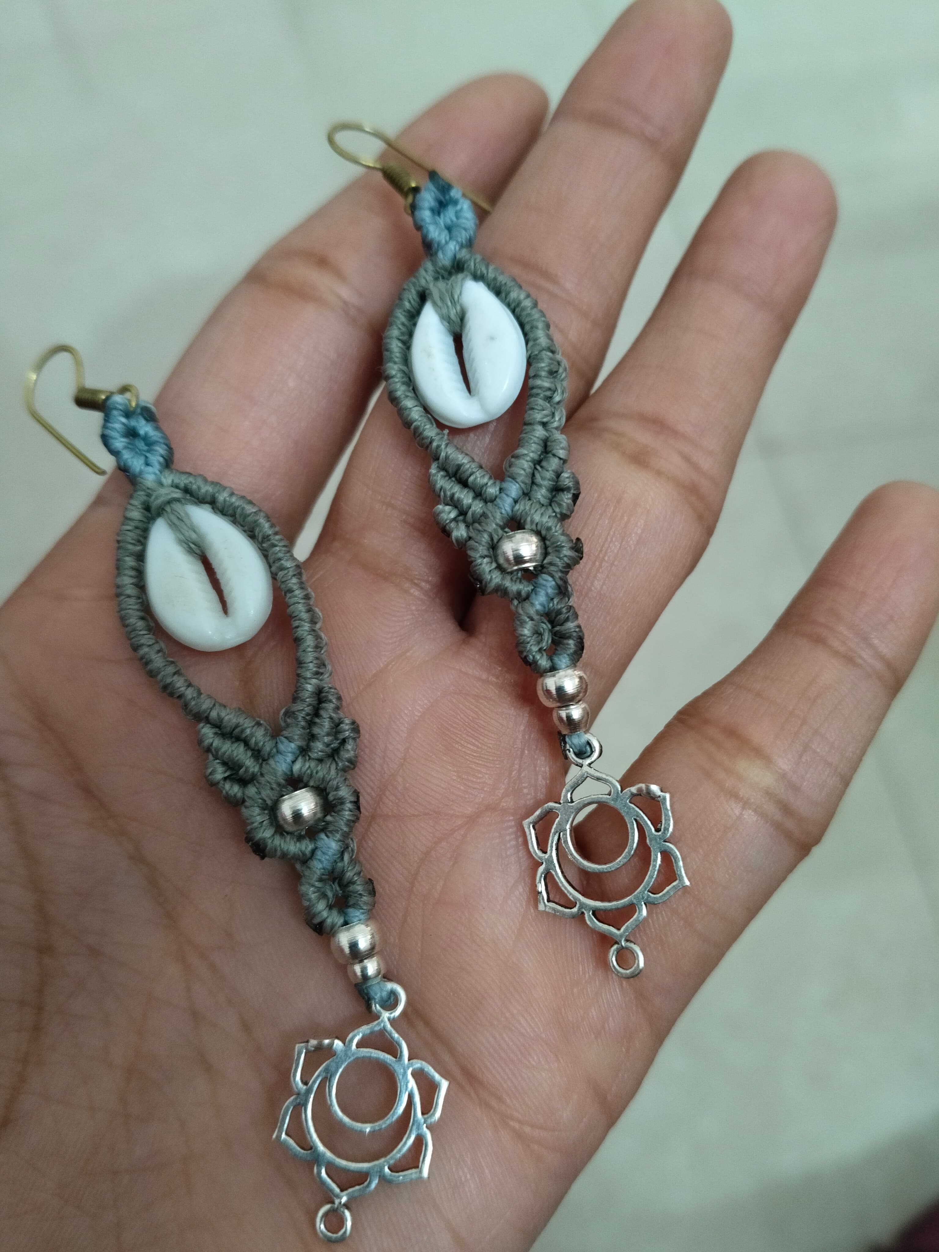 Shell grey earrings photo 2